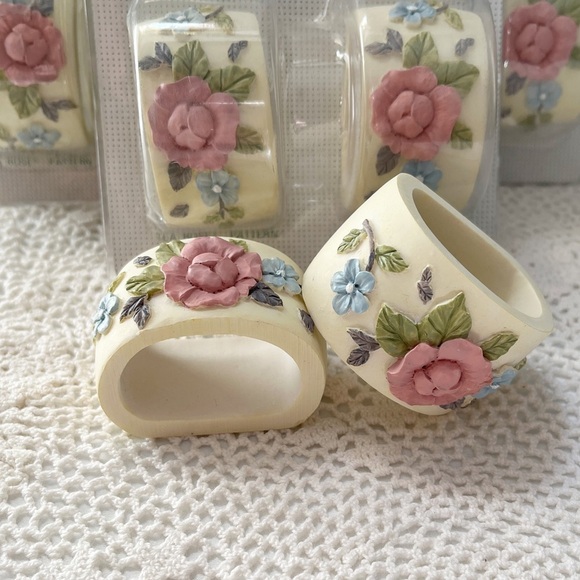 Vintage Napkin Rings Set of 8 Floral Pfaltzgraff in Floral Tea Rose - Picture 7 of 8